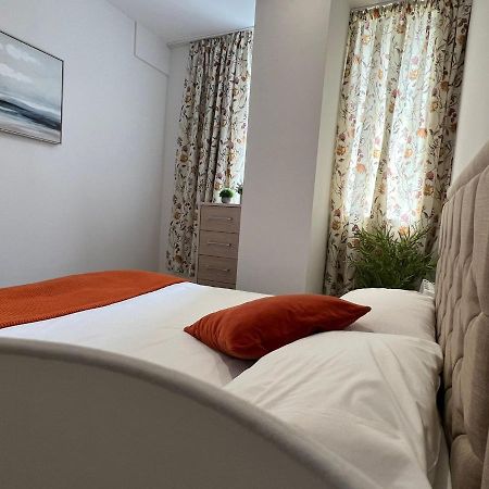 99 Guest House Eastbourne Bagian luar foto